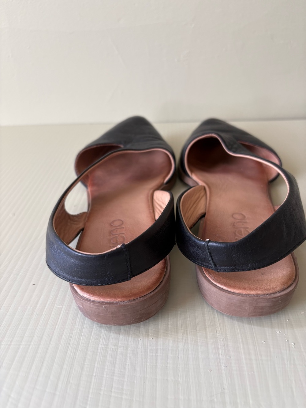 Bueno Black Leather Pointed-Toe D'Orsay Flats - Picture 4 of 7